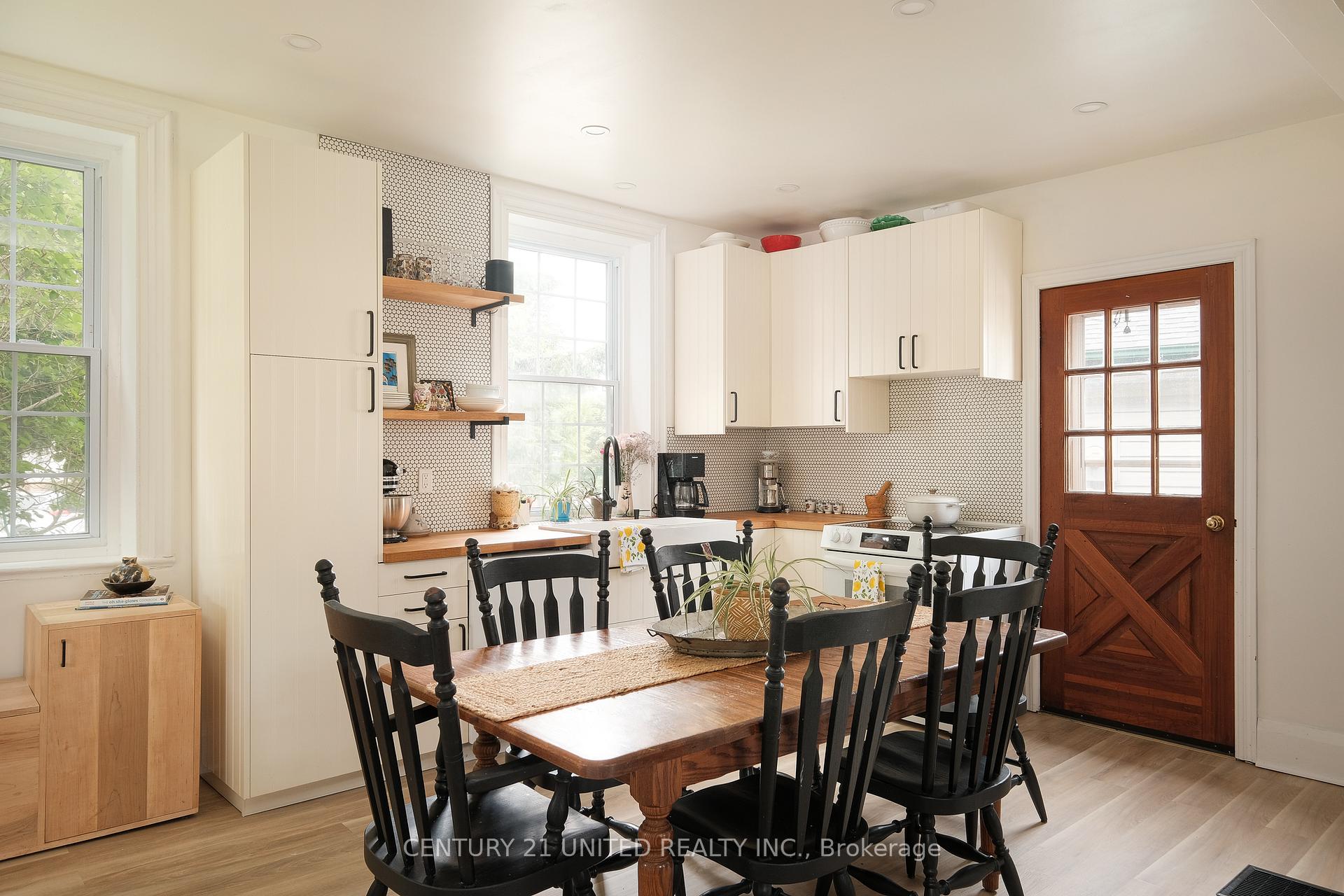 Photo 4 of 400 Crystal Drive, Peterborough, Ashburnham Ward 4 — HOMEH