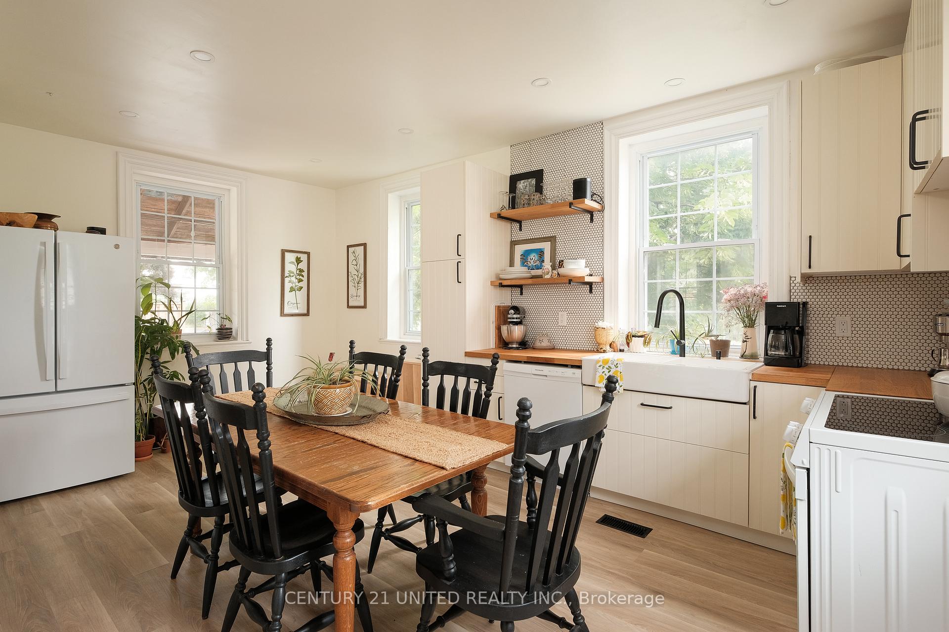Photo 8 of 400 Crystal Drive, Peterborough, Ashburnham Ward 4 — HOMEH