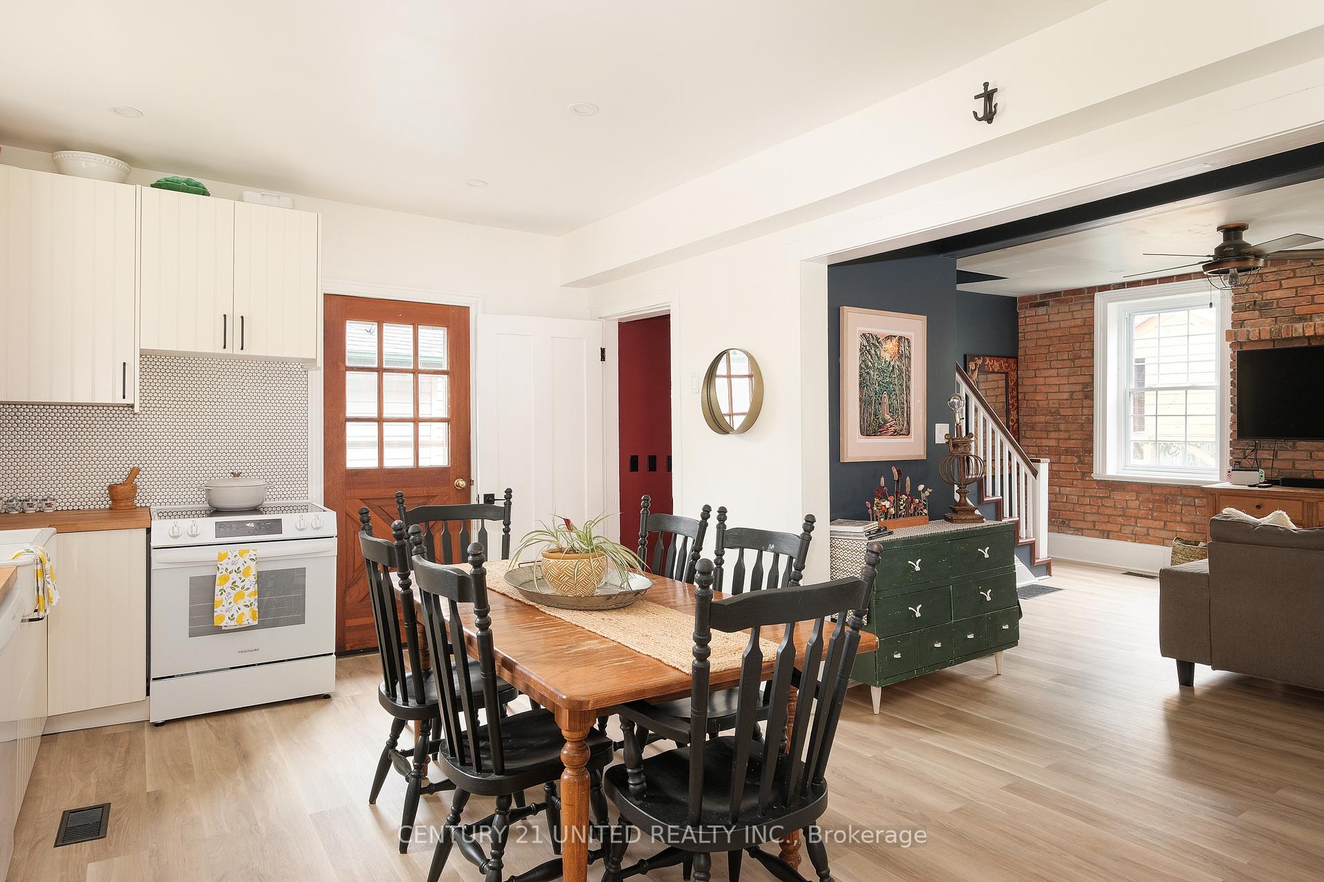 Photo 10 of 400 Crystal Drive, Peterborough, Ashburnham Ward 4 — HOMEH