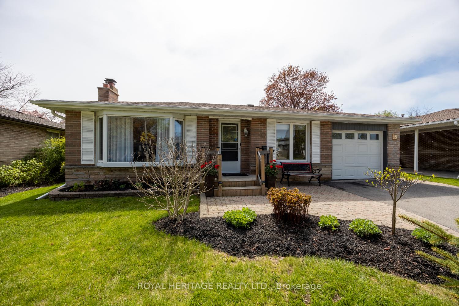 Photo 3 of 15 Lawrie Road, Ajax, South East — HOMEH