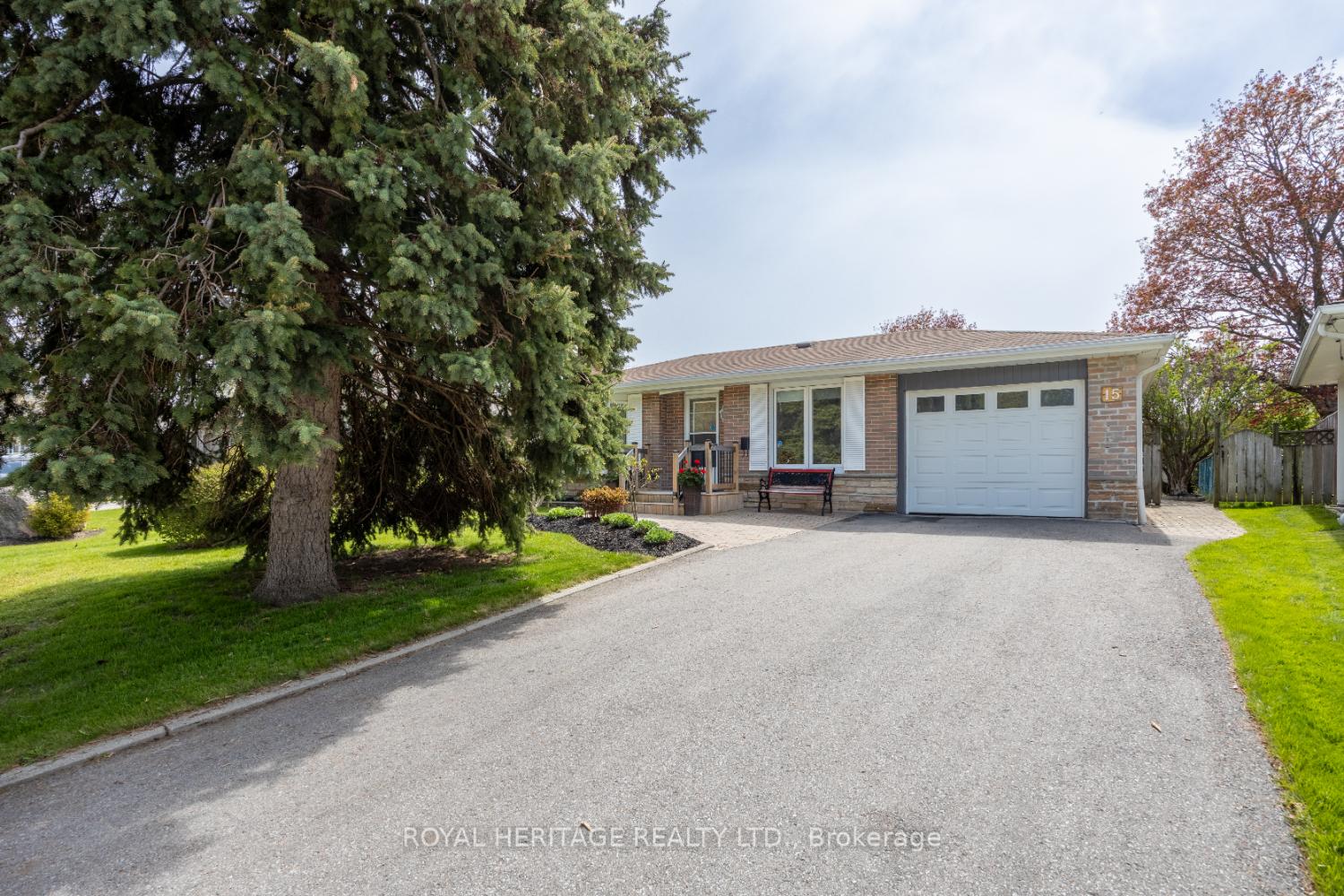Photo 2 of 15 Lawrie Road, Ajax, South East — HOMEH
