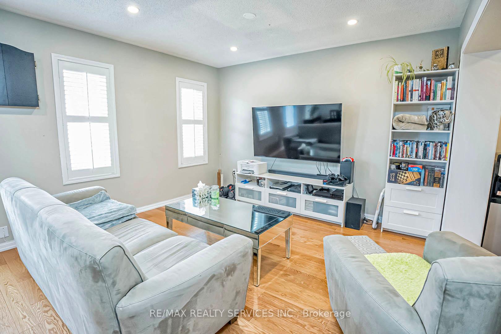 Photo 6 of 923 Sprague Place, Milton, Coates — HOMEH