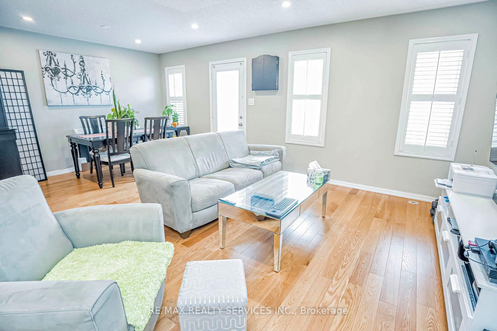 Photo 8 of 923 Sprague Place, Milton, Coates — HOMEH