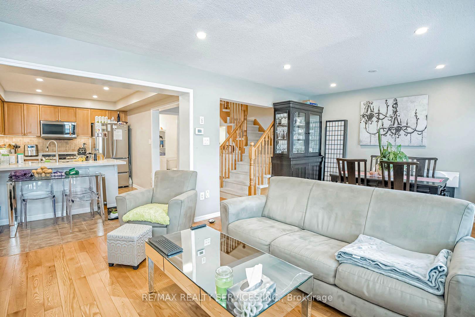 Photo 9 of 923 Sprague Place, Milton, Coates — HOMEH