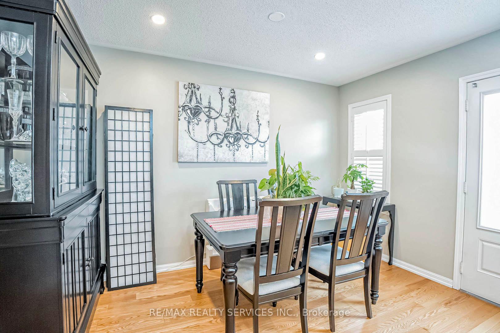 Photo 10 of 923 Sprague Place, Milton, Coates — HOMEH
