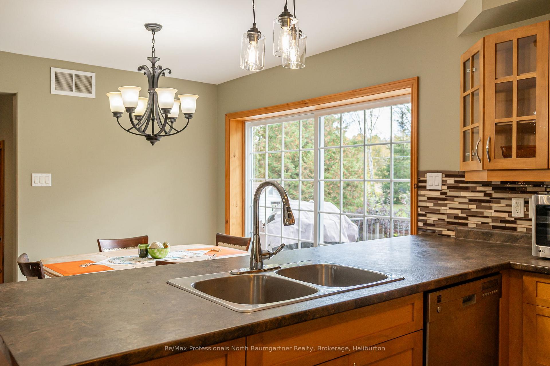 Photo 11 of 1008 Nor Vel Drive, Algonquin Highlands, Stanhope — HOMEH