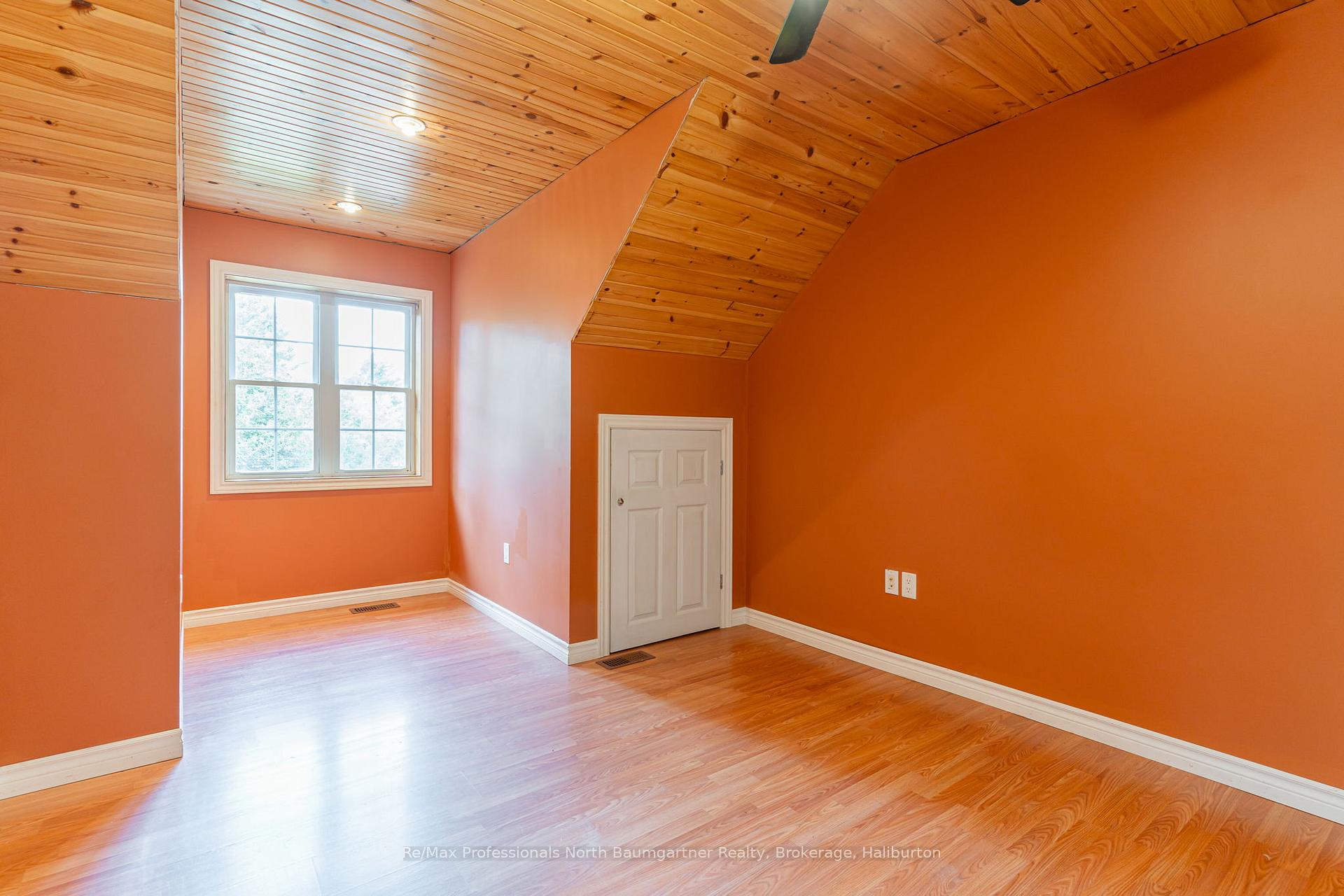 Photo 22 of 1008 Nor Vel Drive, Algonquin Highlands, Stanhope — HOMEH