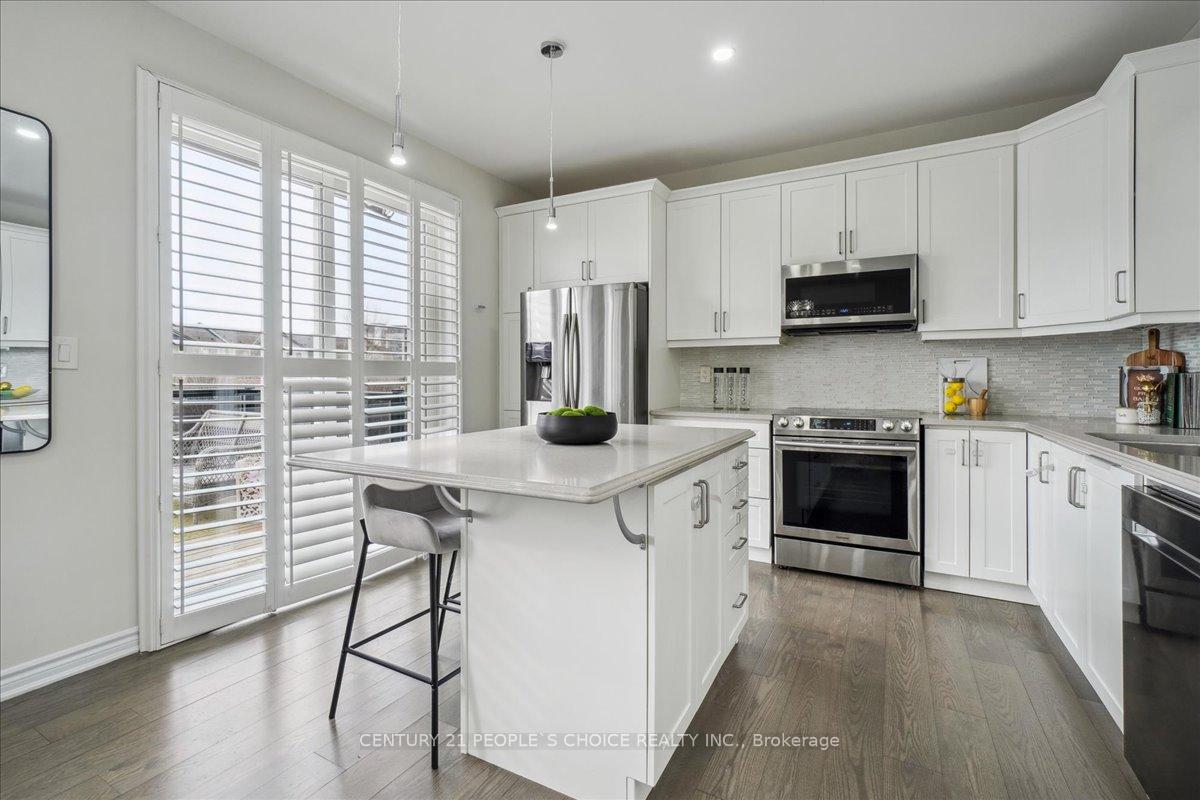Photo 7 of 1190 Duignan Crescent, Milton, Ford — HOMEH