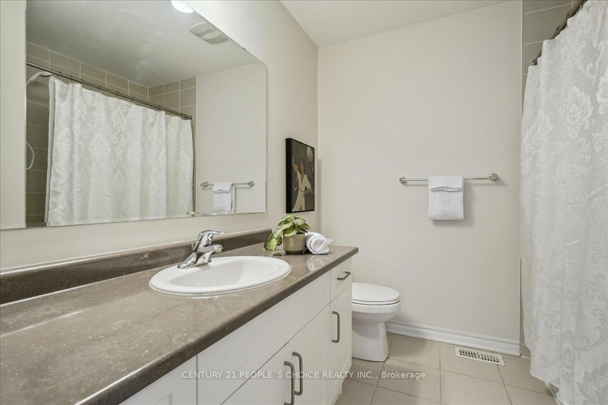 Photo 18 of 1190 Duignan Crescent, Milton, Ford — HOMEH