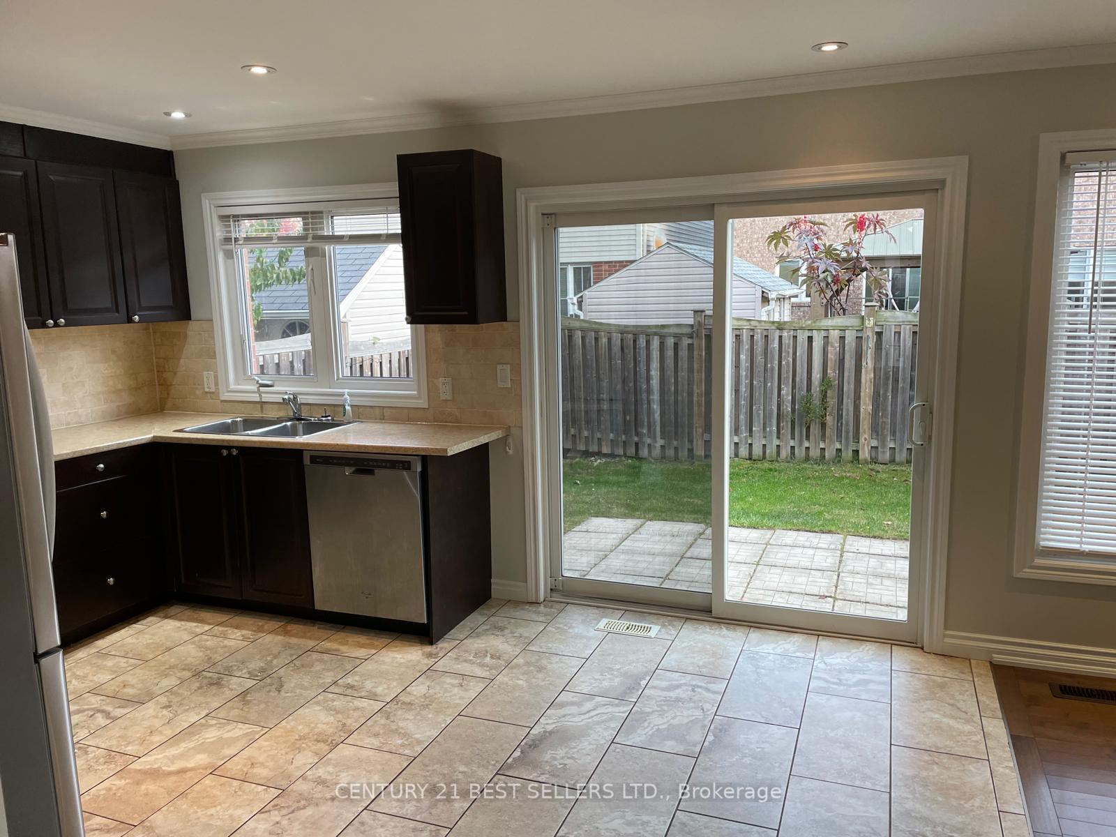Photo 5 of 228 Mcdougall Crossing, Milton, Harrison — HOMEH