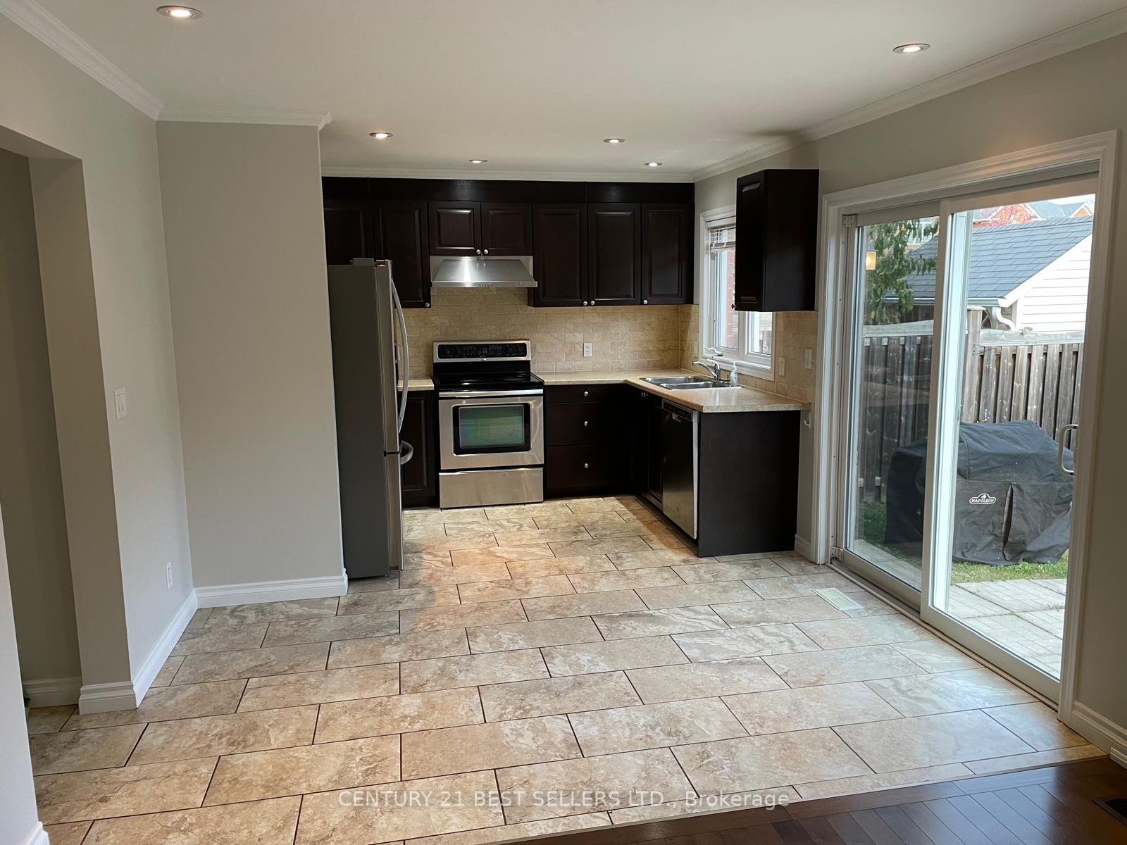Photo 6 of 228 Mcdougall Crossing, Milton, Harrison — HOMEH