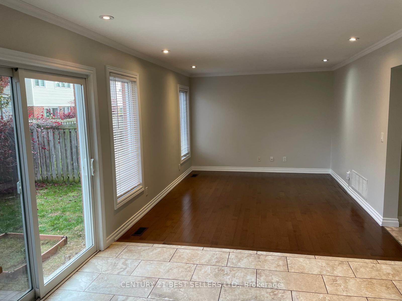 Photo 7 of 228 Mcdougall Crossing, Milton, Harrison — HOMEH