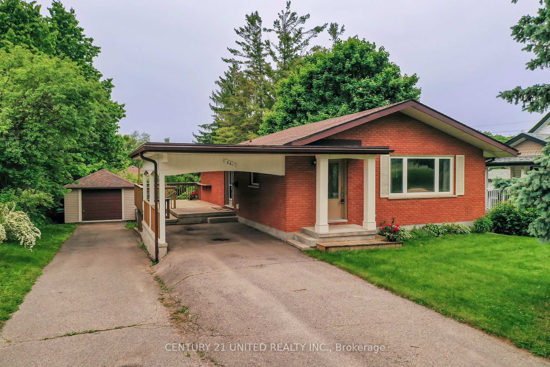 Photo 2 of 861 Hilliard Street, Peterborough, Northcrest Ward 5 — HOMEH