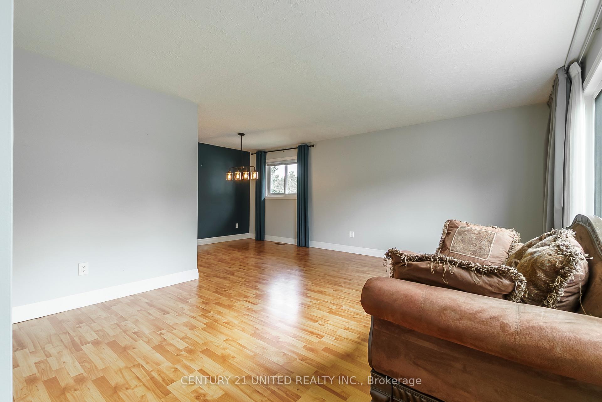 Photo 5 of 861 Hilliard Street, Peterborough, Northcrest Ward 5 — HOMEH