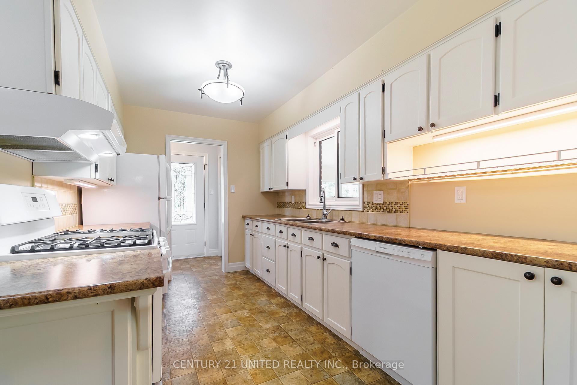 Photo 15 of 861 Hilliard Street, Peterborough, Northcrest Ward 5 — HOMEH
