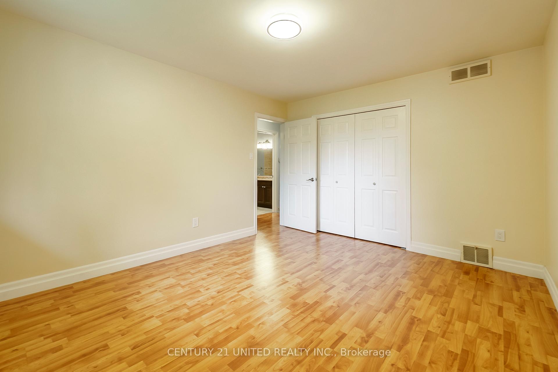 Photo 18 of 861 Hilliard Street, Peterborough, Northcrest Ward 5 — HOMEH