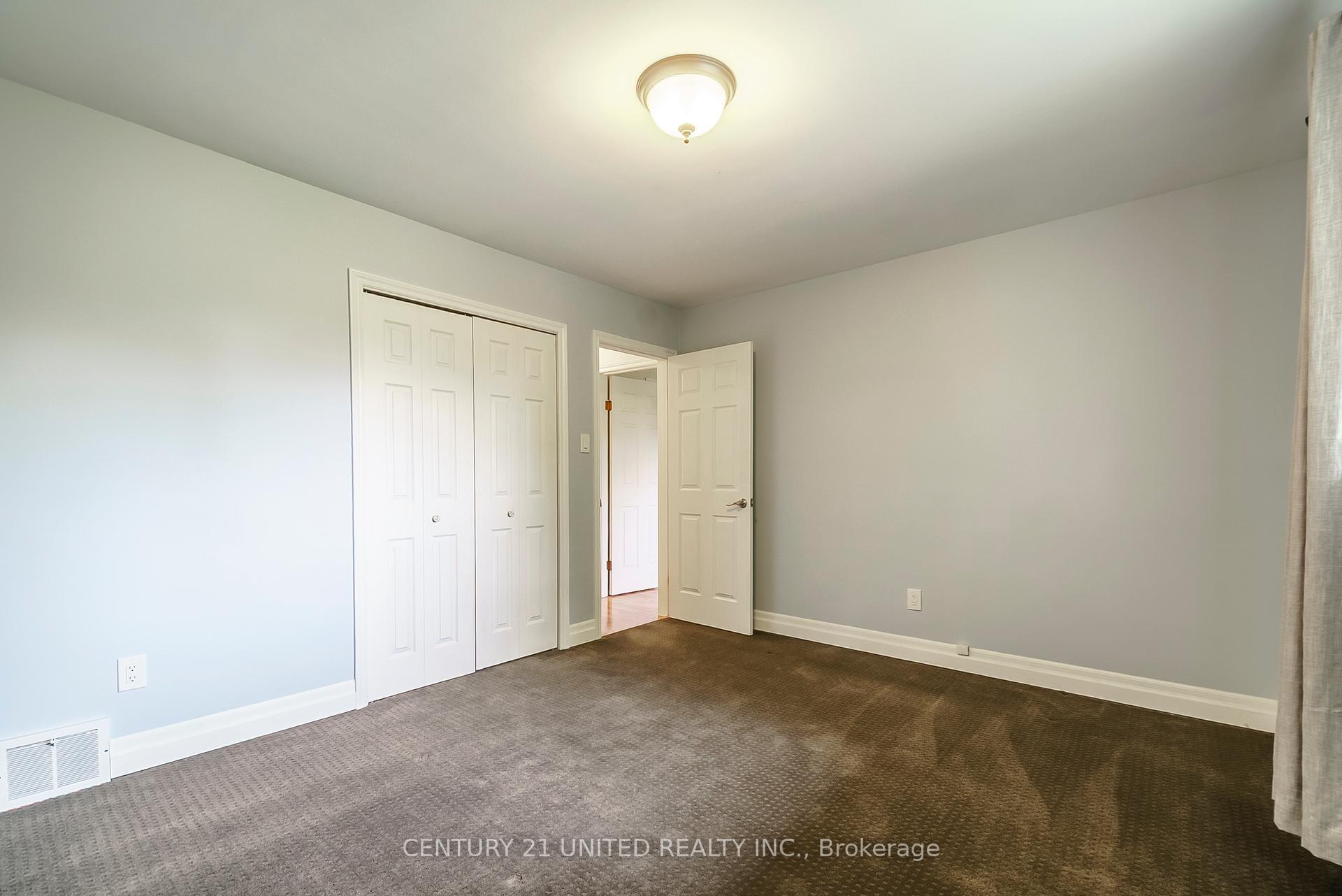 Photo 20 of 861 Hilliard Street, Peterborough, Northcrest Ward 5 — HOMEH