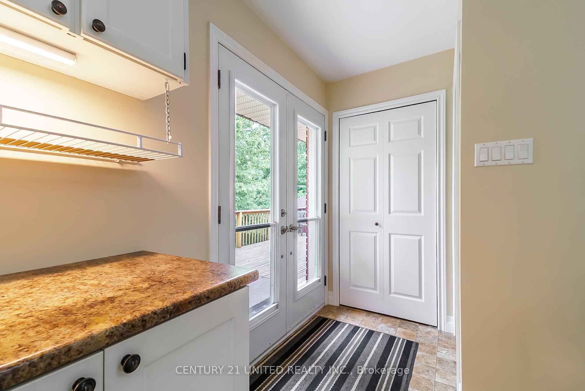 Photo 23 of 861 Hilliard Street, Peterborough, Northcrest Ward 5 — HOMEH