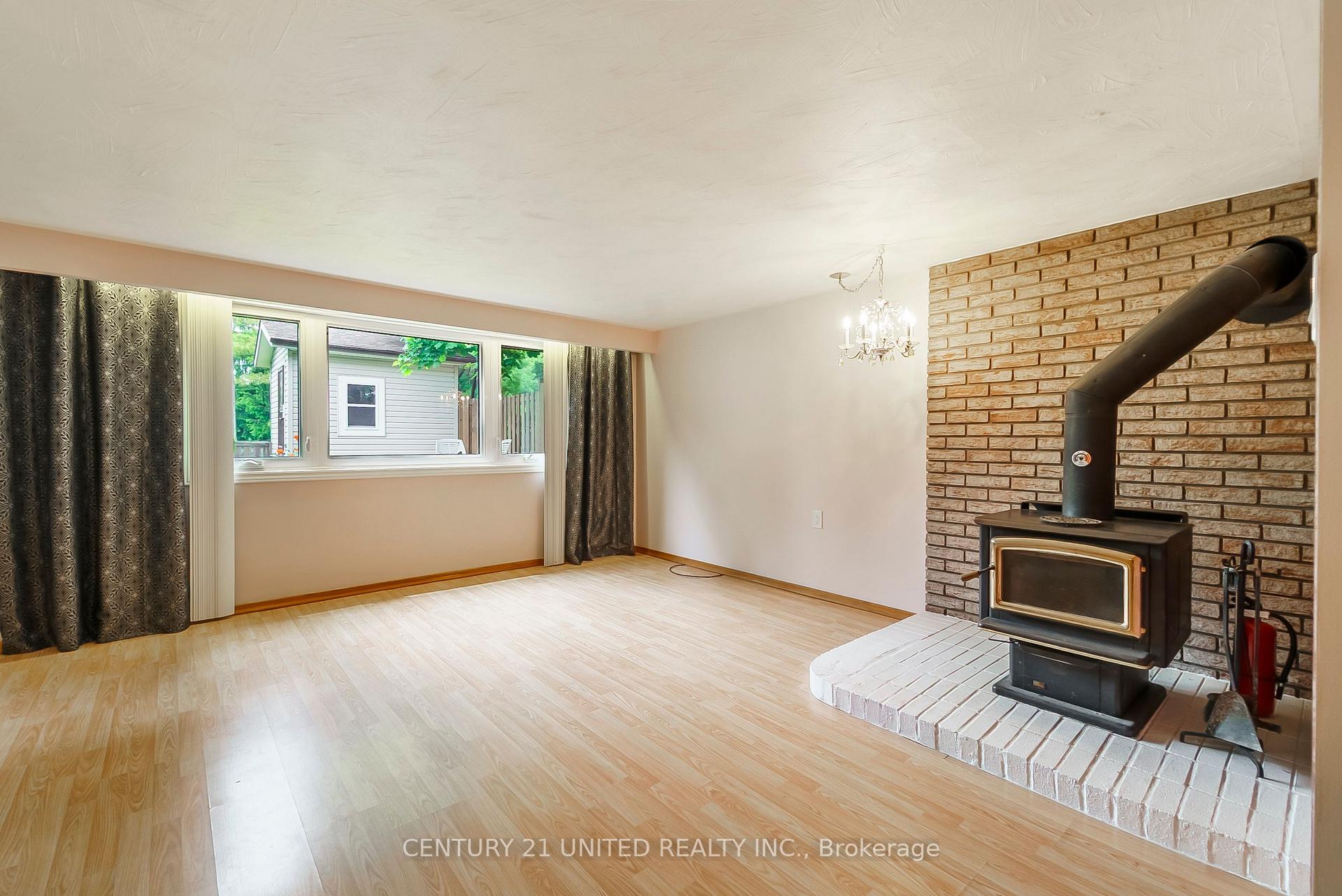 Photo 24 of 861 Hilliard Street, Peterborough, Northcrest Ward 5 — HOMEH