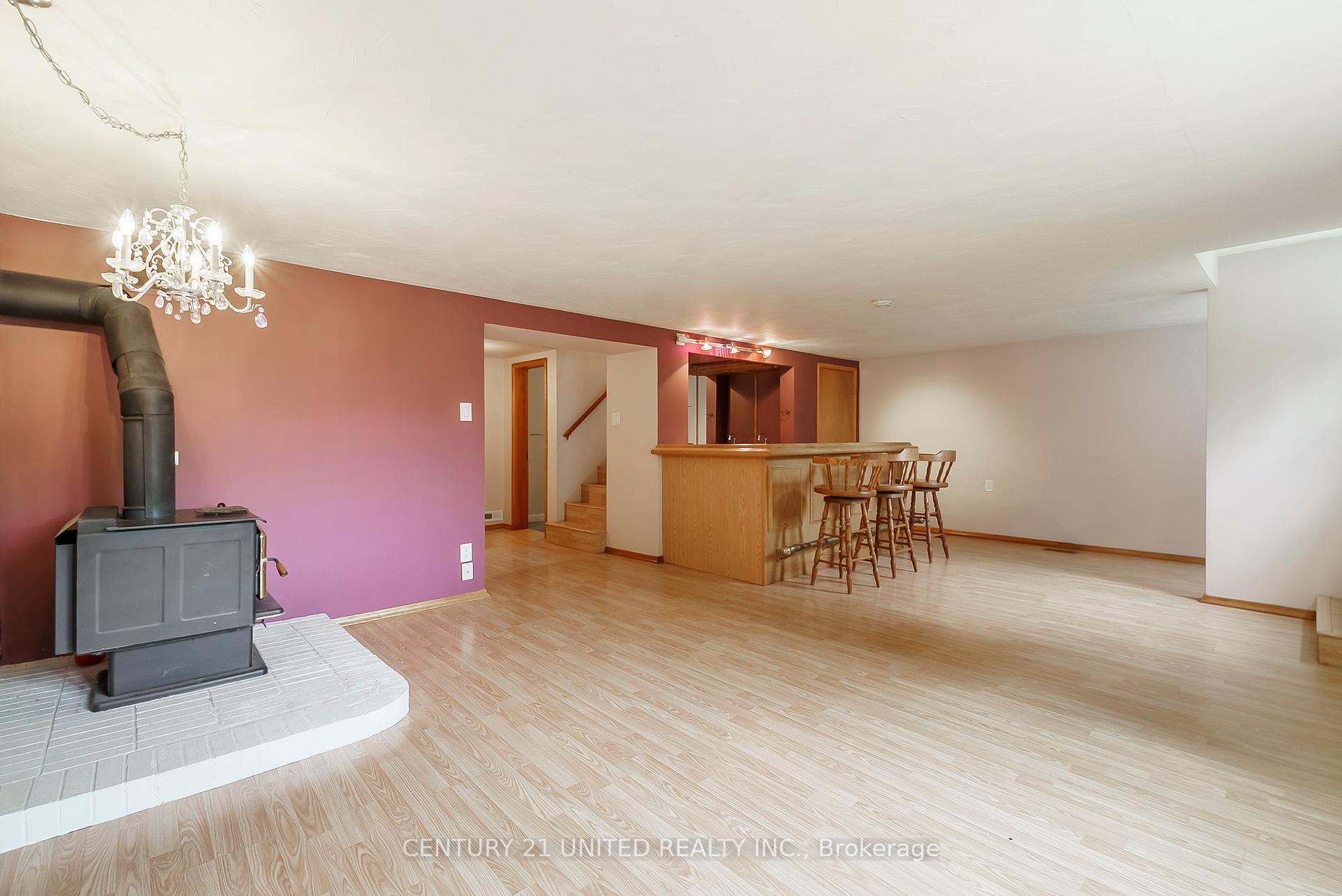 Photo 25 of 861 Hilliard Street, Peterborough, Northcrest Ward 5 — HOMEH