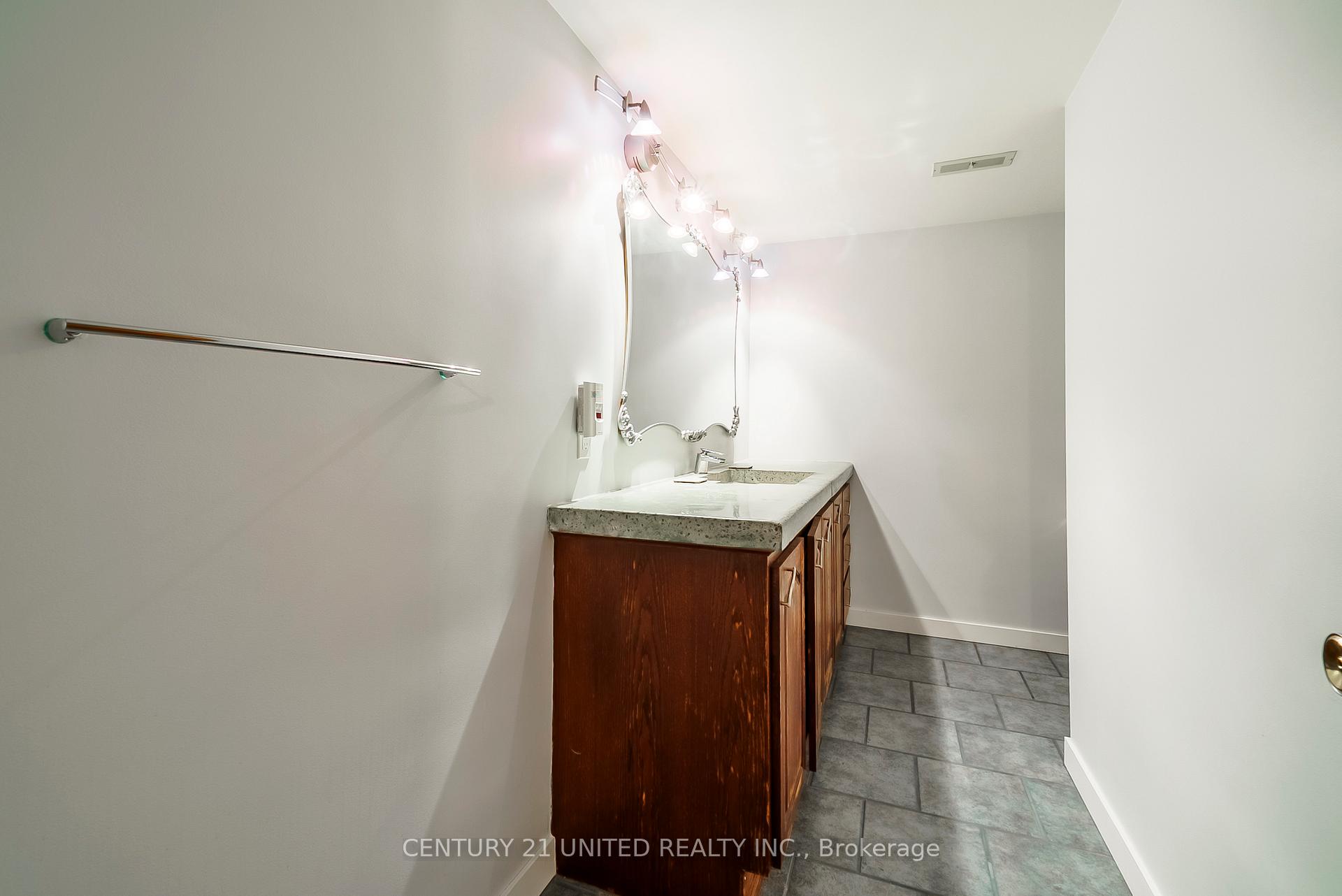Photo 27 of 861 Hilliard Street, Peterborough, Northcrest Ward 5 — HOMEH