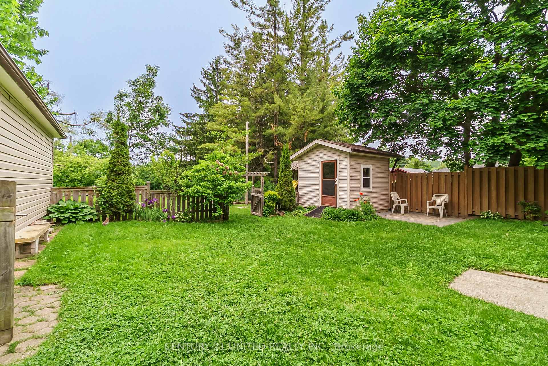 Photo 32 of 861 Hilliard Street, Peterborough, Northcrest Ward 5 — HOMEH