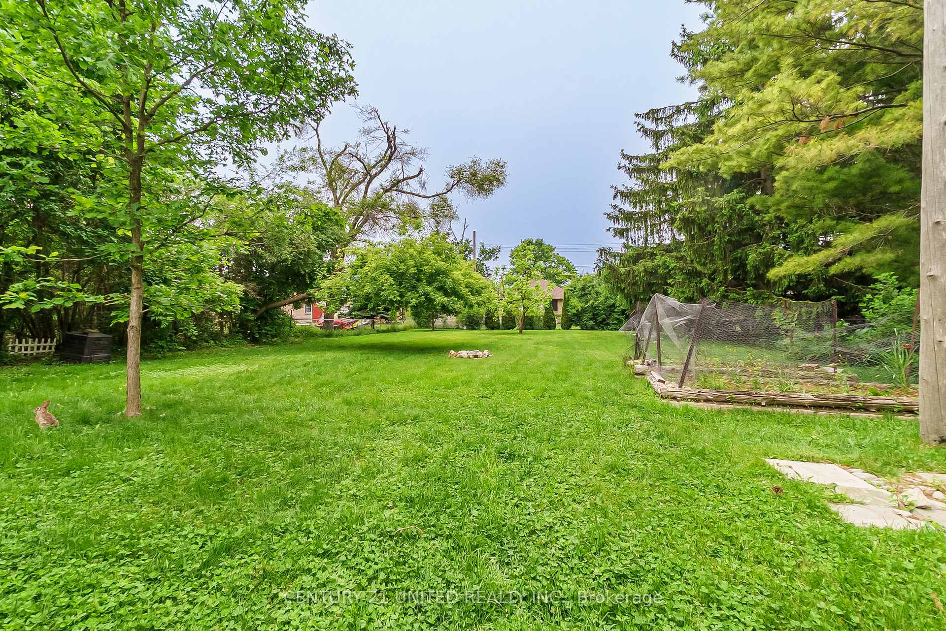 Photo 33 of 861 Hilliard Street, Peterborough, Northcrest Ward 5 — HOMEH