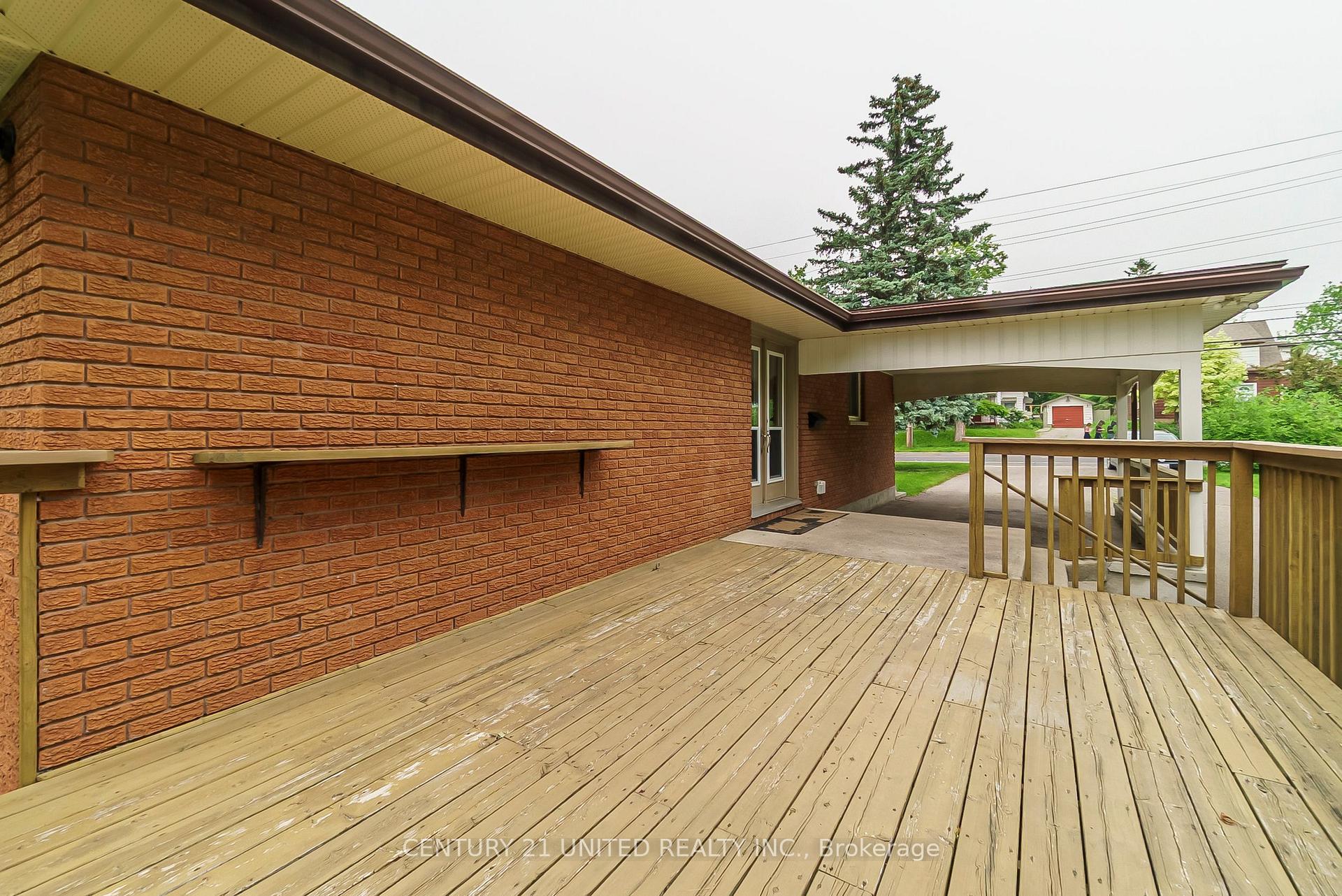 Photo 36 of 861 Hilliard Street, Peterborough, Northcrest Ward 5 — HOMEH