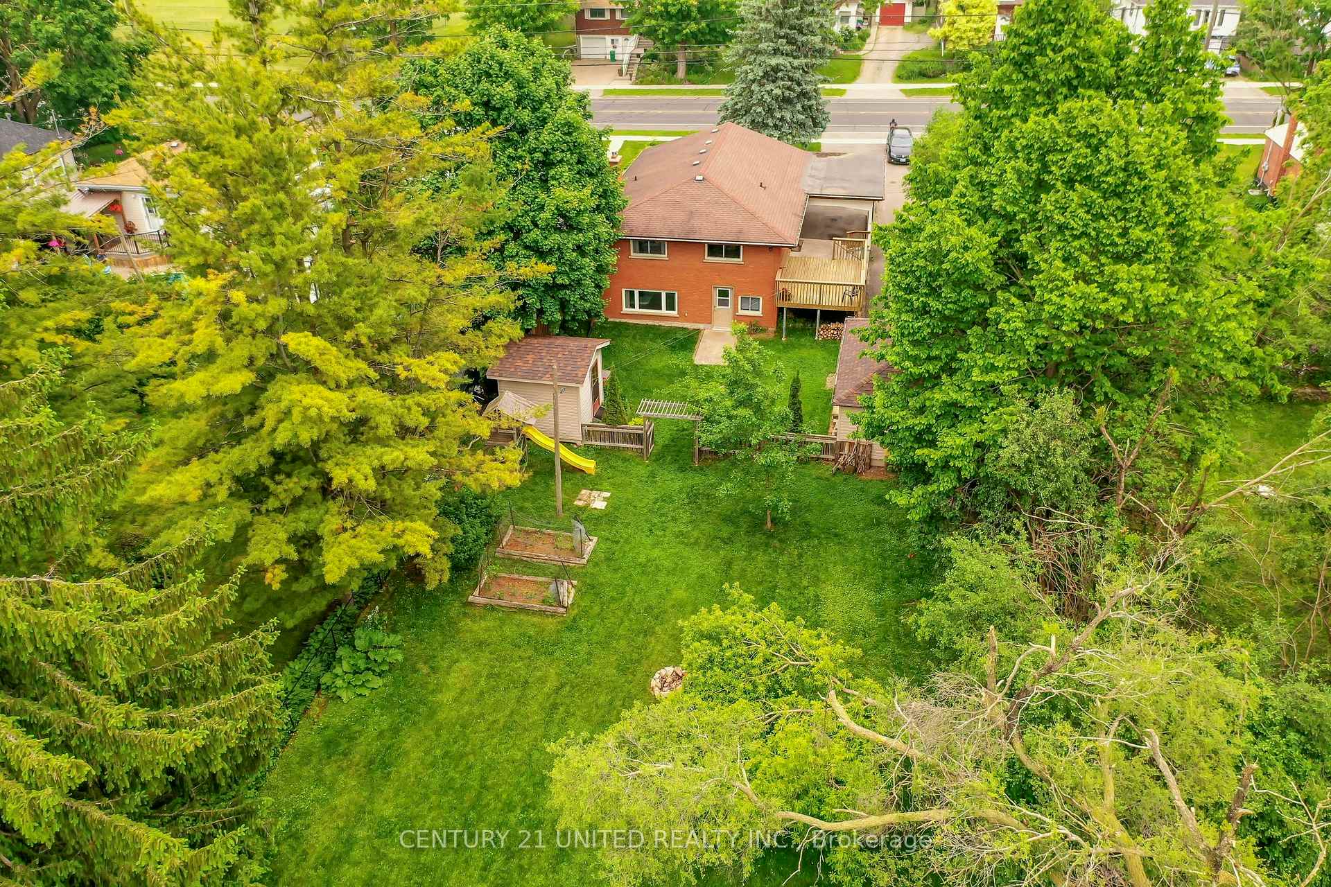 Photo 40 of 861 Hilliard Street, Peterborough, Northcrest Ward 5 — HOMEH