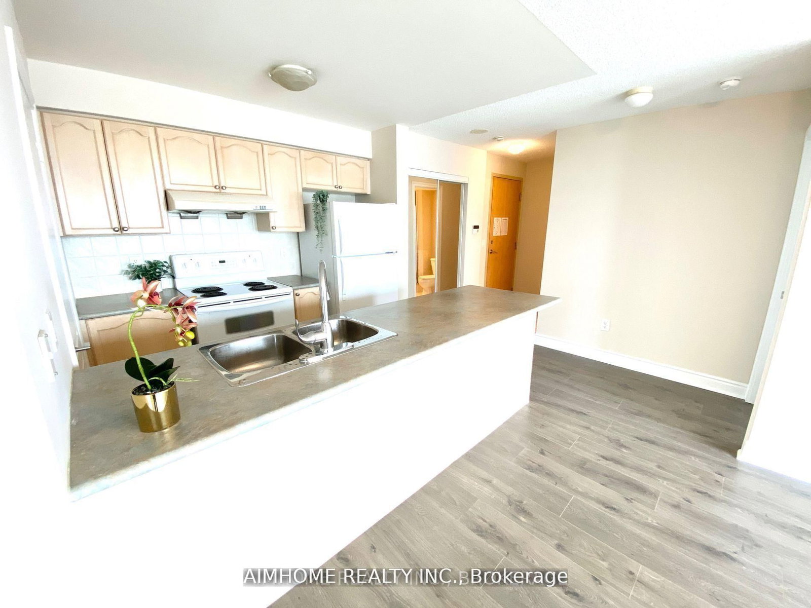 Photo 6 of Unit 1407, 60 Brian Harrison Way, Scarborough, Bendale — HOMEH
