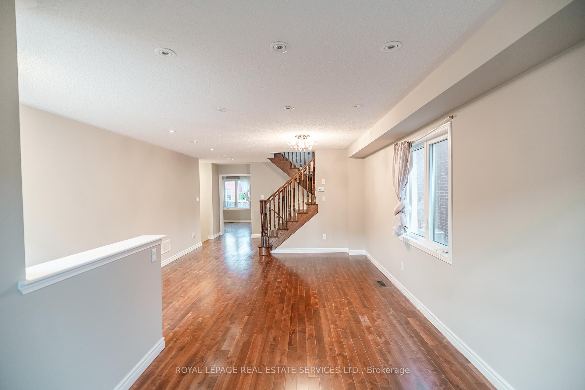 Photo 5 of 533 Nairn Circle, Milton, Scott — HOMEH