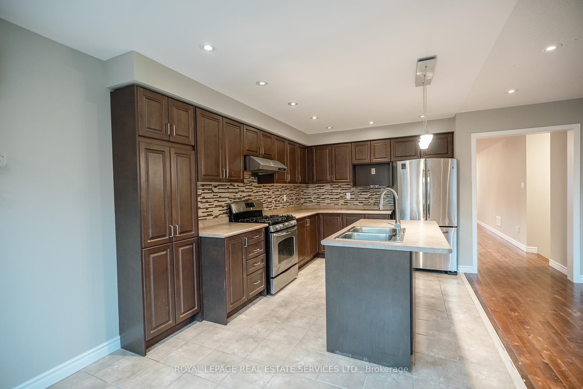 Photo 10 of 533 Nairn Circle, Milton, Scott — HOMEH