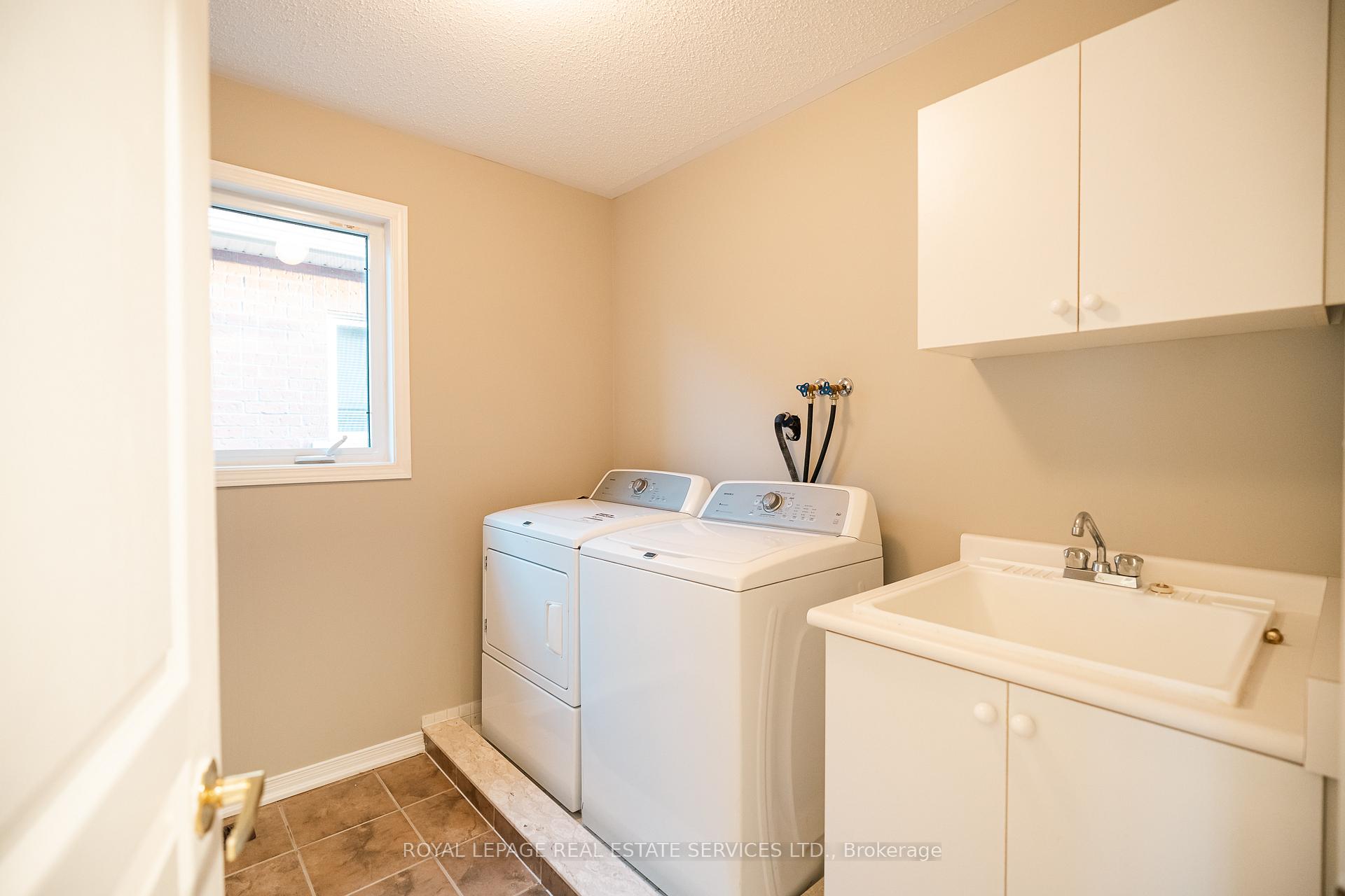 Photo 21 of 533 Nairn Circle, Milton, Scott — HOMEH