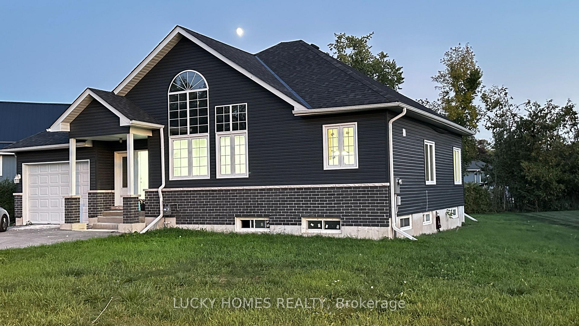 Photo 3 of 217 Main Street, Brock, Beaverton — HOMEH