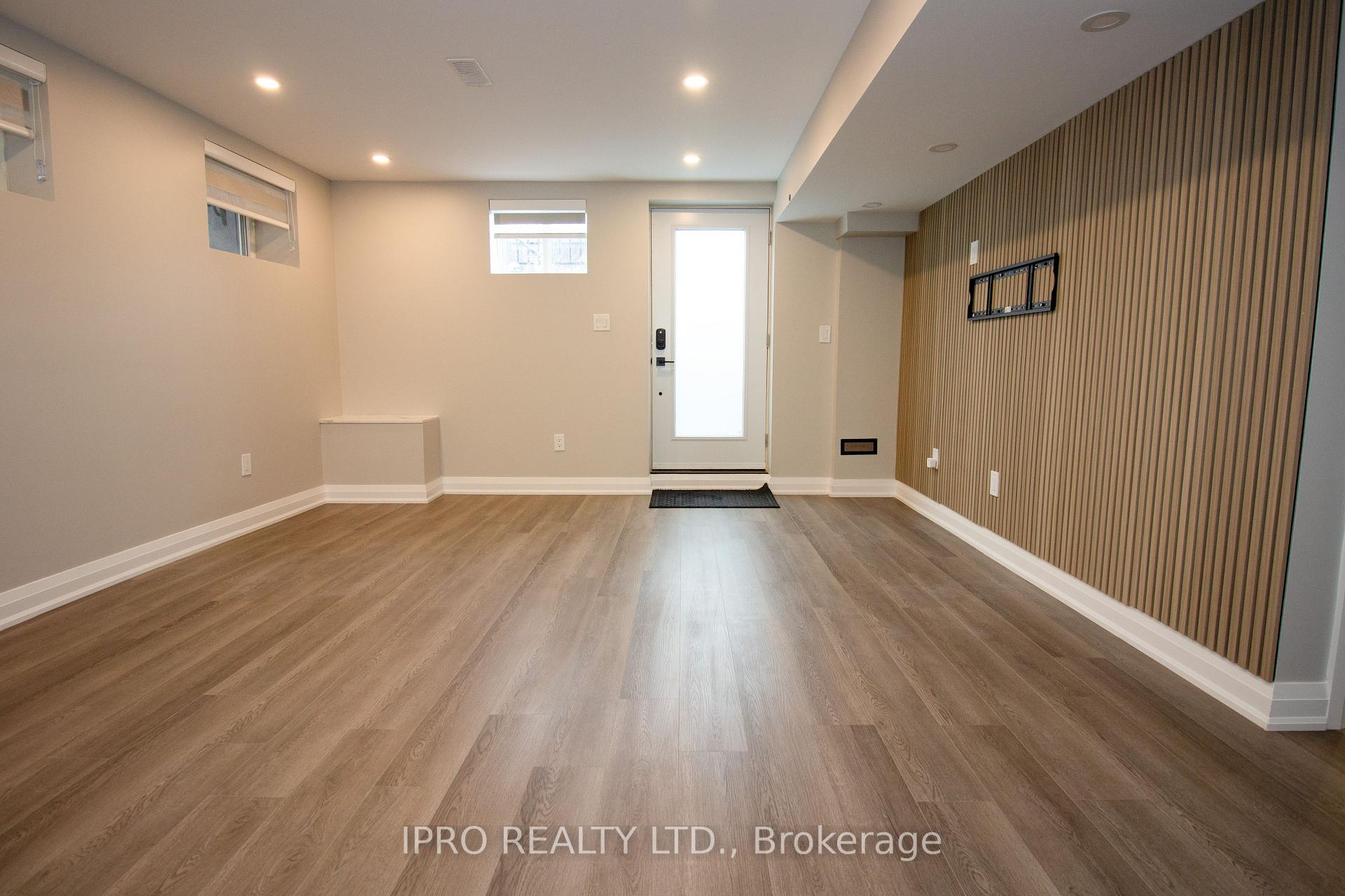 Photo 9 of 813 Aspen Terrace, Milton, Cobban — HOMEH