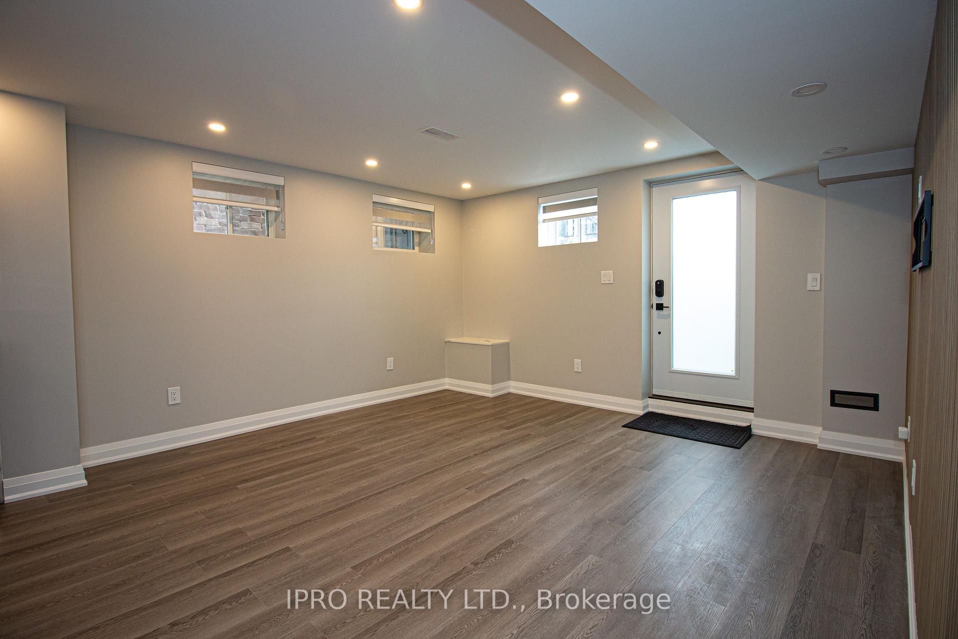 Photo 10 of 813 Aspen Terrace, Milton, Cobban — HOMEH