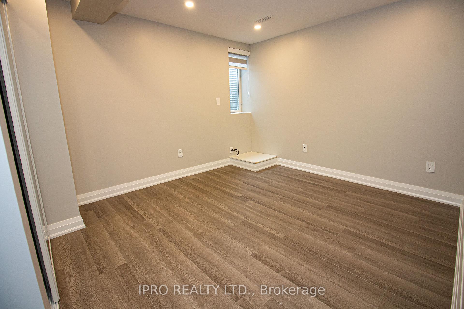 Photo 17 of 813 Aspen Terrace, Milton, Cobban — HOMEH
