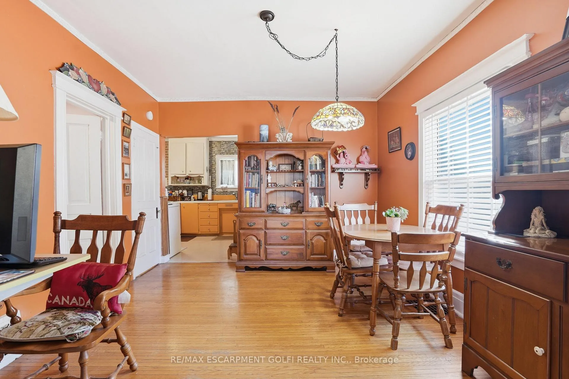 Photo 5 of 34 Vine Street S, St. Catharines, E. Chester — HOMEH