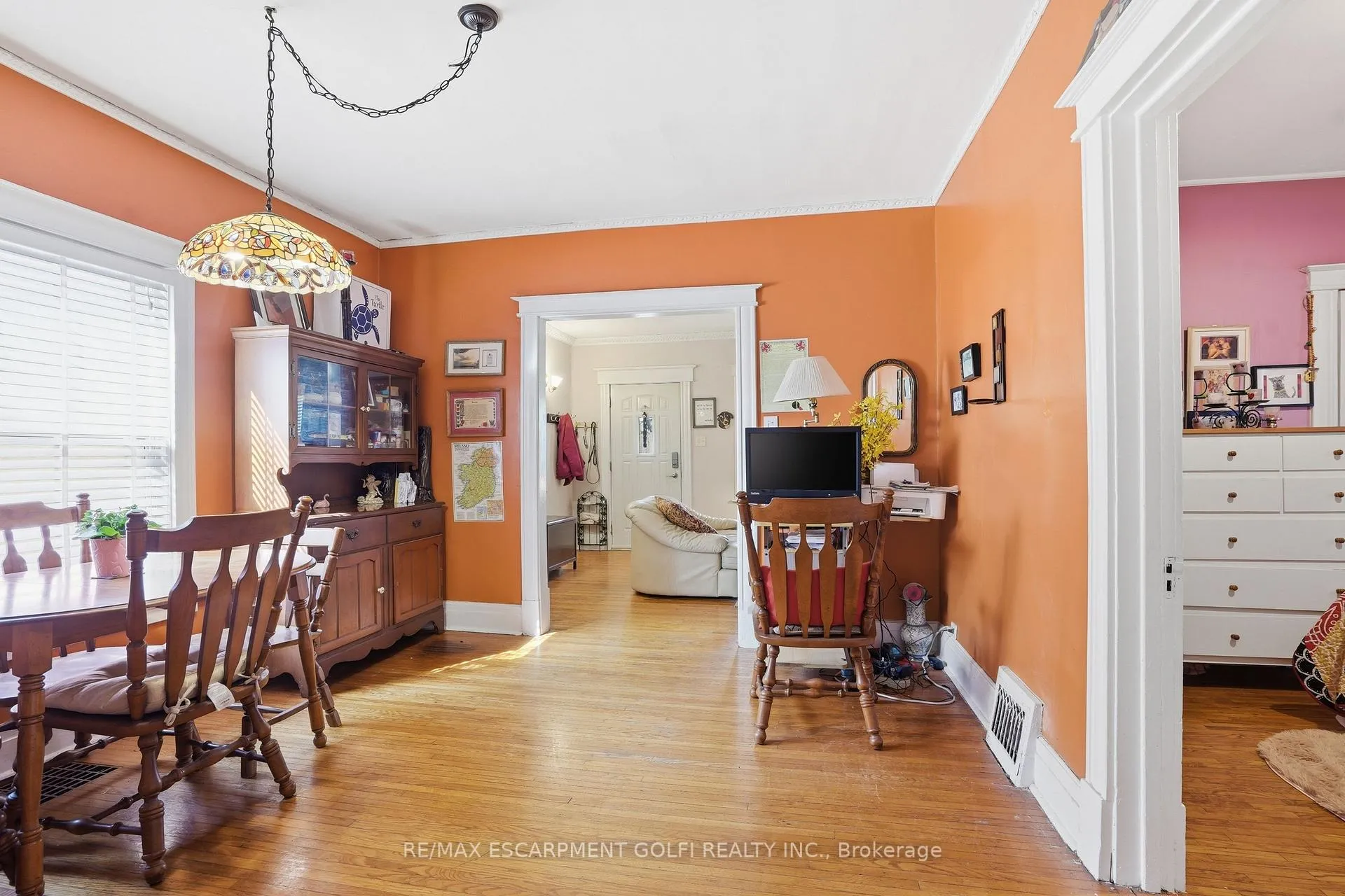 Photo 6 of 34 Vine Street S, St. Catharines, E. Chester — HOMEH