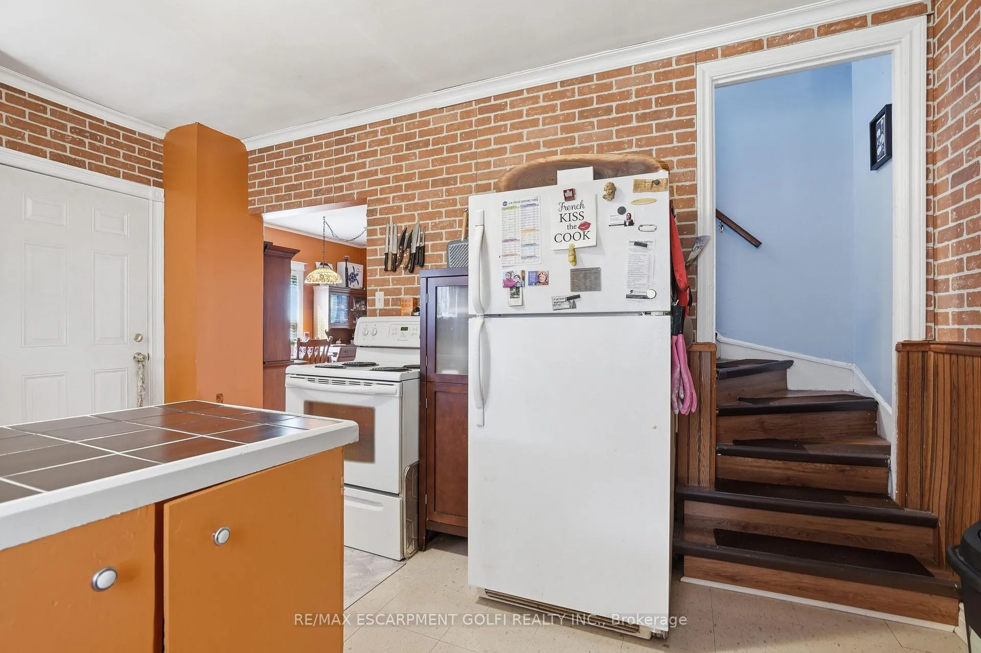 Photo 10 of 34 Vine Street S, St. Catharines, E. Chester — HOMEH