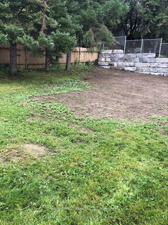 Photo 3 of 331 Euclid Avenue, Peterborough, Ashburnham Ward 4 — HOMEH