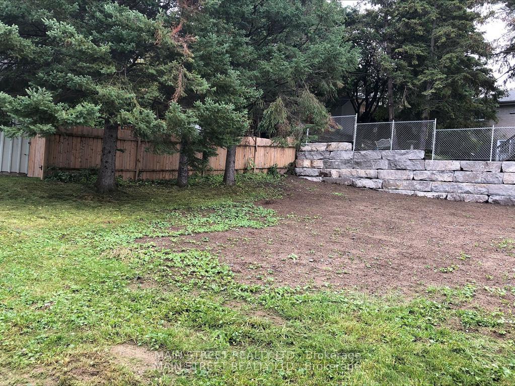 Photo 4 of 331 Euclid Avenue, Peterborough, Ashburnham Ward 4 — HOMEH