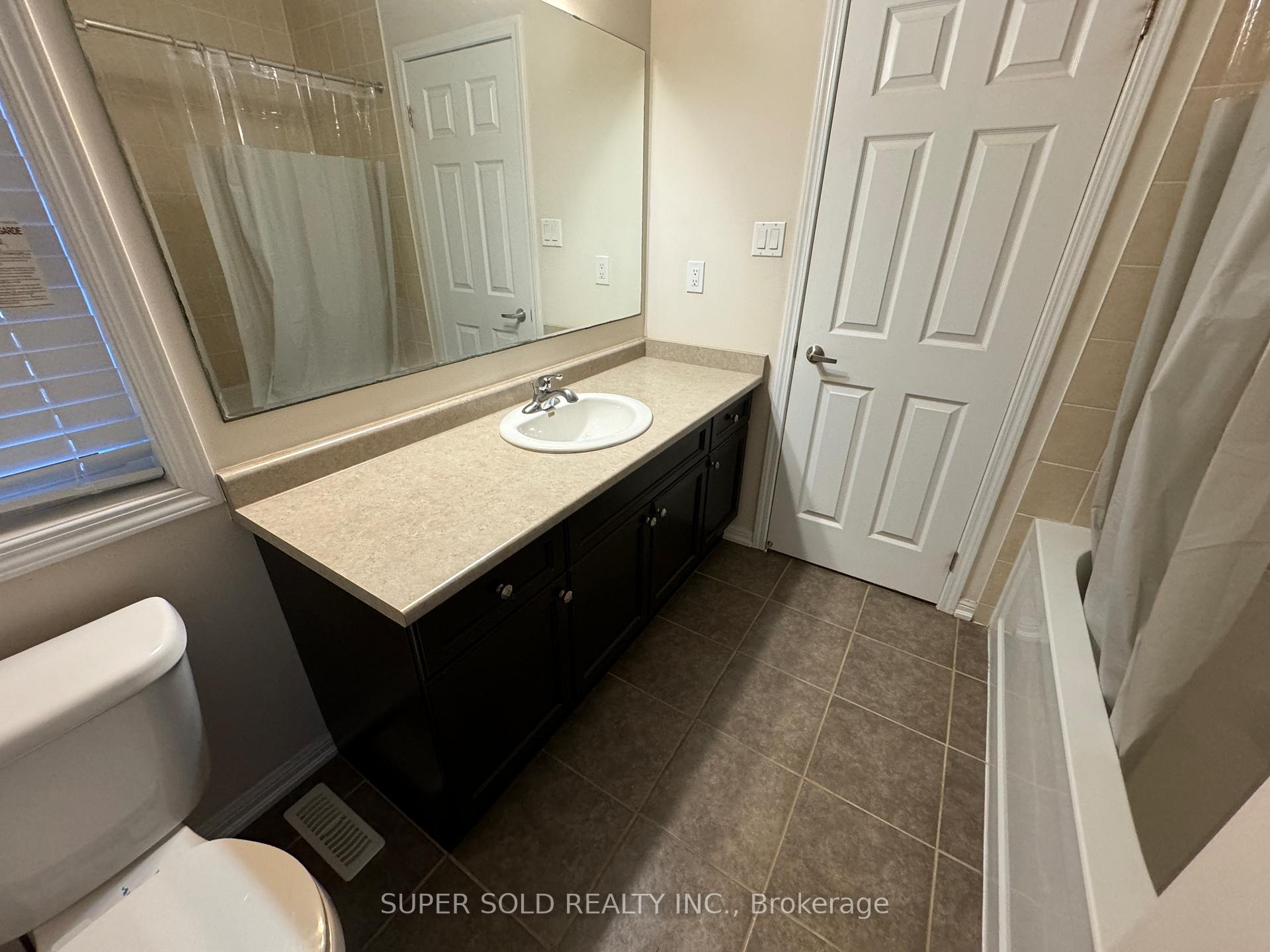 Photo 10 of Unit Main2nd, 1027 Syndenham Lane, Milton, Willmott — HOMEH