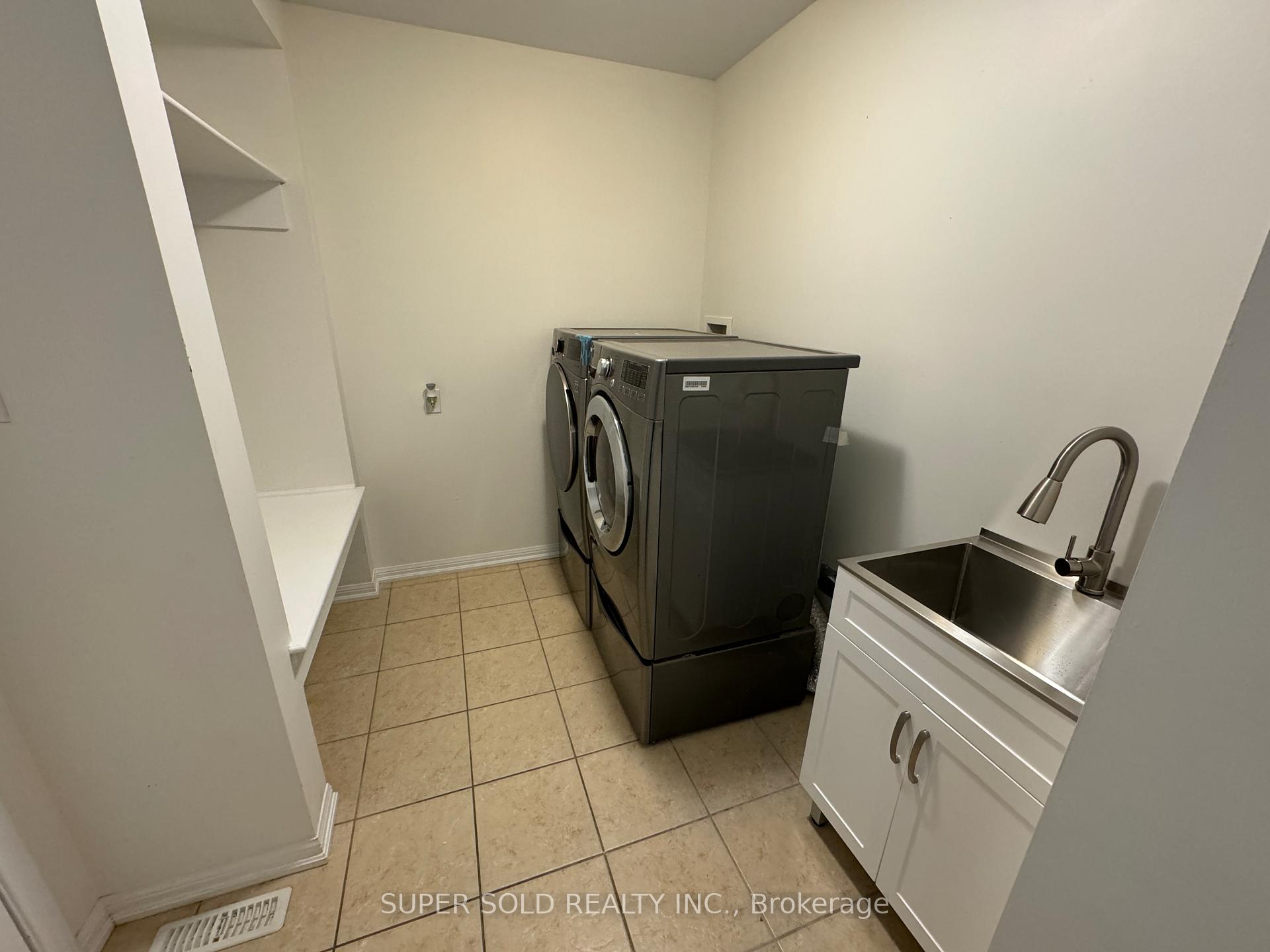 Photo 17 of Unit Main2nd, 1027 Syndenham Lane, Milton, Willmott — HOMEH