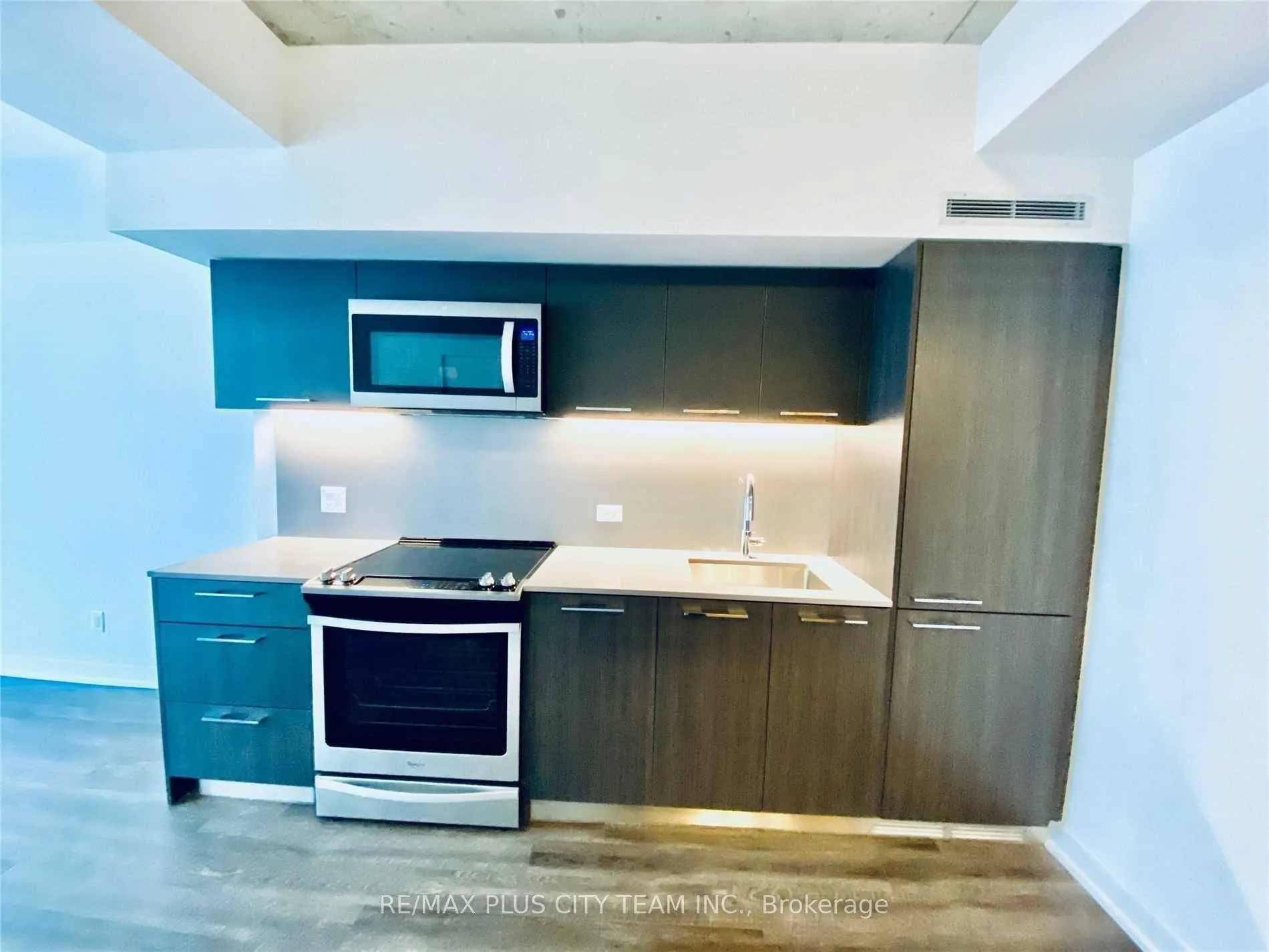 Photo 6 of Unit 1006, 30 Baseball Place, Toronto, South Riverdale — HOMEH