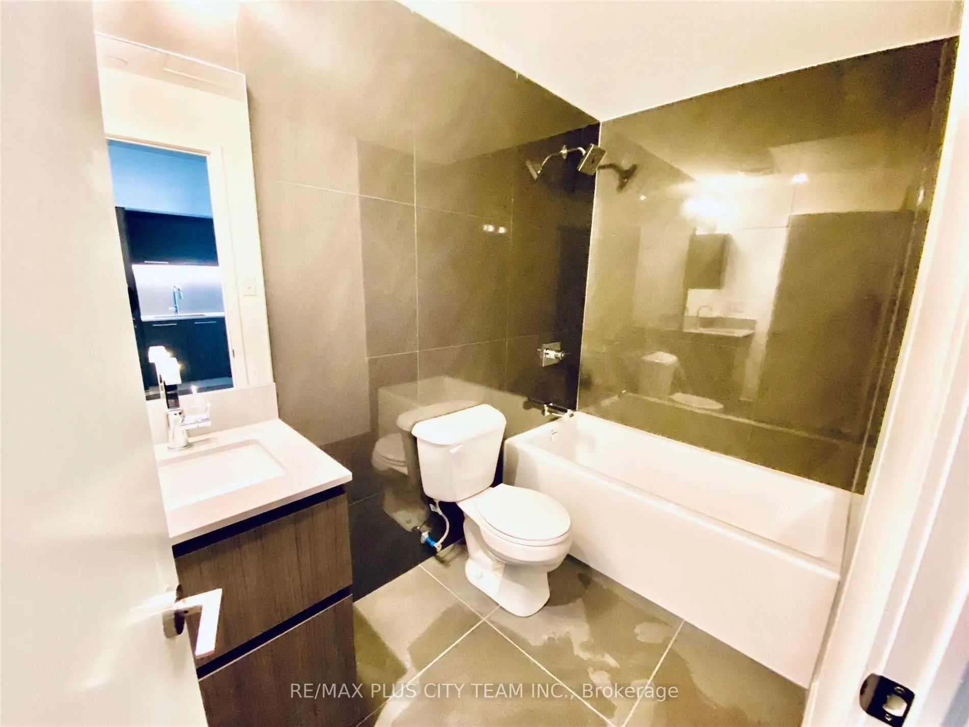 Photo 14 of Unit 1006, 30 Baseball Place, Toronto, South Riverdale — HOMEH