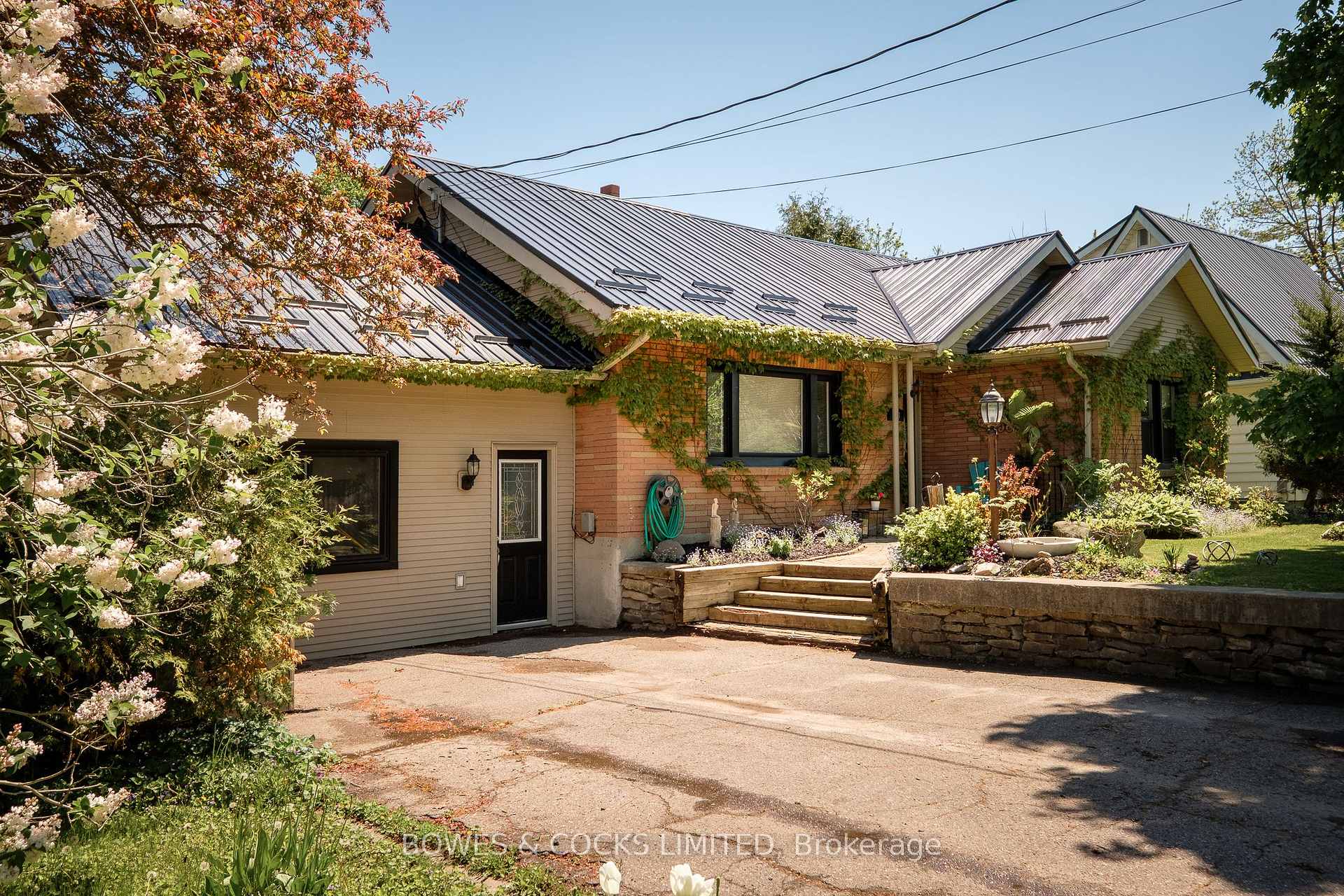 Photo 2 of 238 Rogers Street, Peterborough, Ashburnham Ward 4 — HOMEH