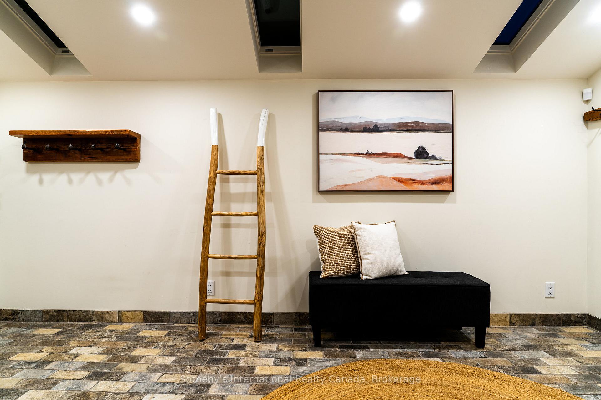 Photo 12 of 116 Lakeshore Road E, Blue Mountains — HOMEH