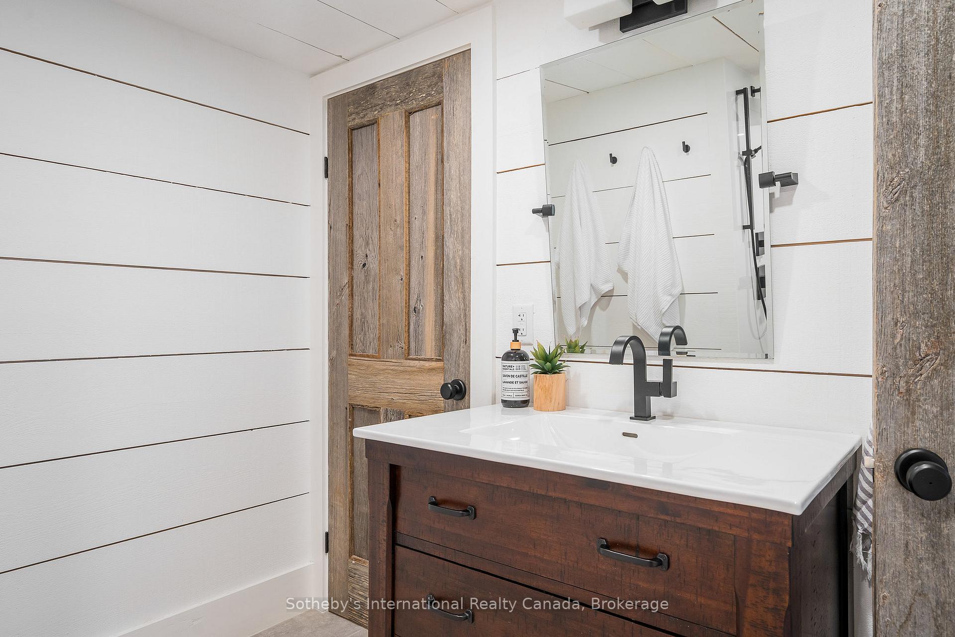 Photo 34 of 116 Lakeshore Road E, Blue Mountains — HOMEH