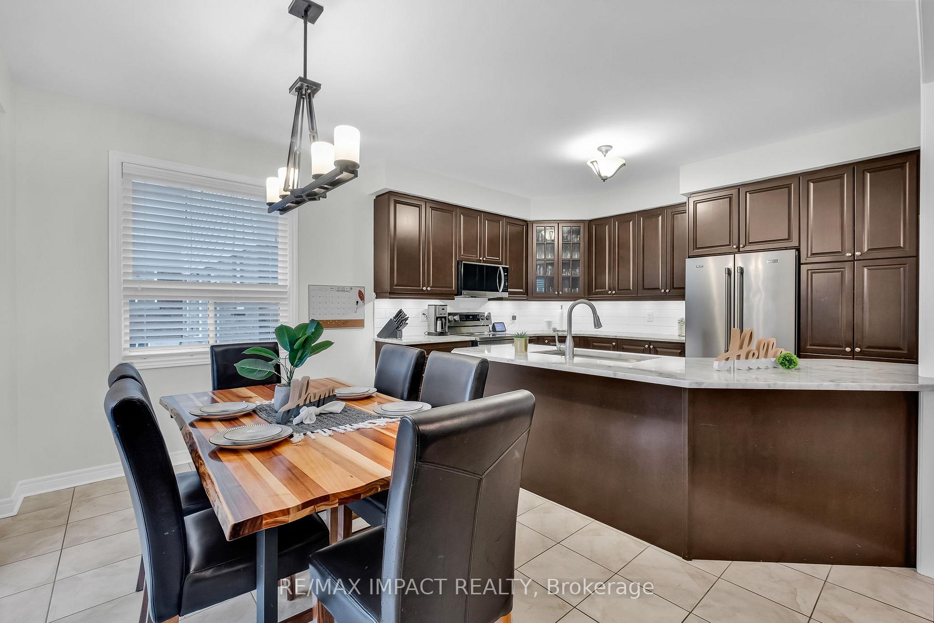 Photo 17 of 2486 Cunningham Boulevard, Peterborough, Ashburnham Ward 4 — HOMEH